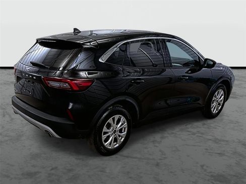 Used 2023 Ford Escape Active FWD image 3