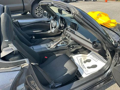 Used 2016 MAZDA MX-5 Miata Club image 12
