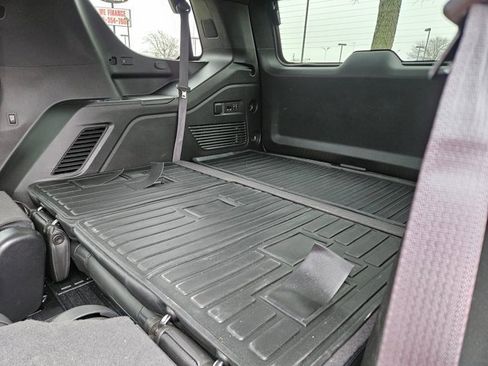 Used 2023 GMC Yukon Denali image 12