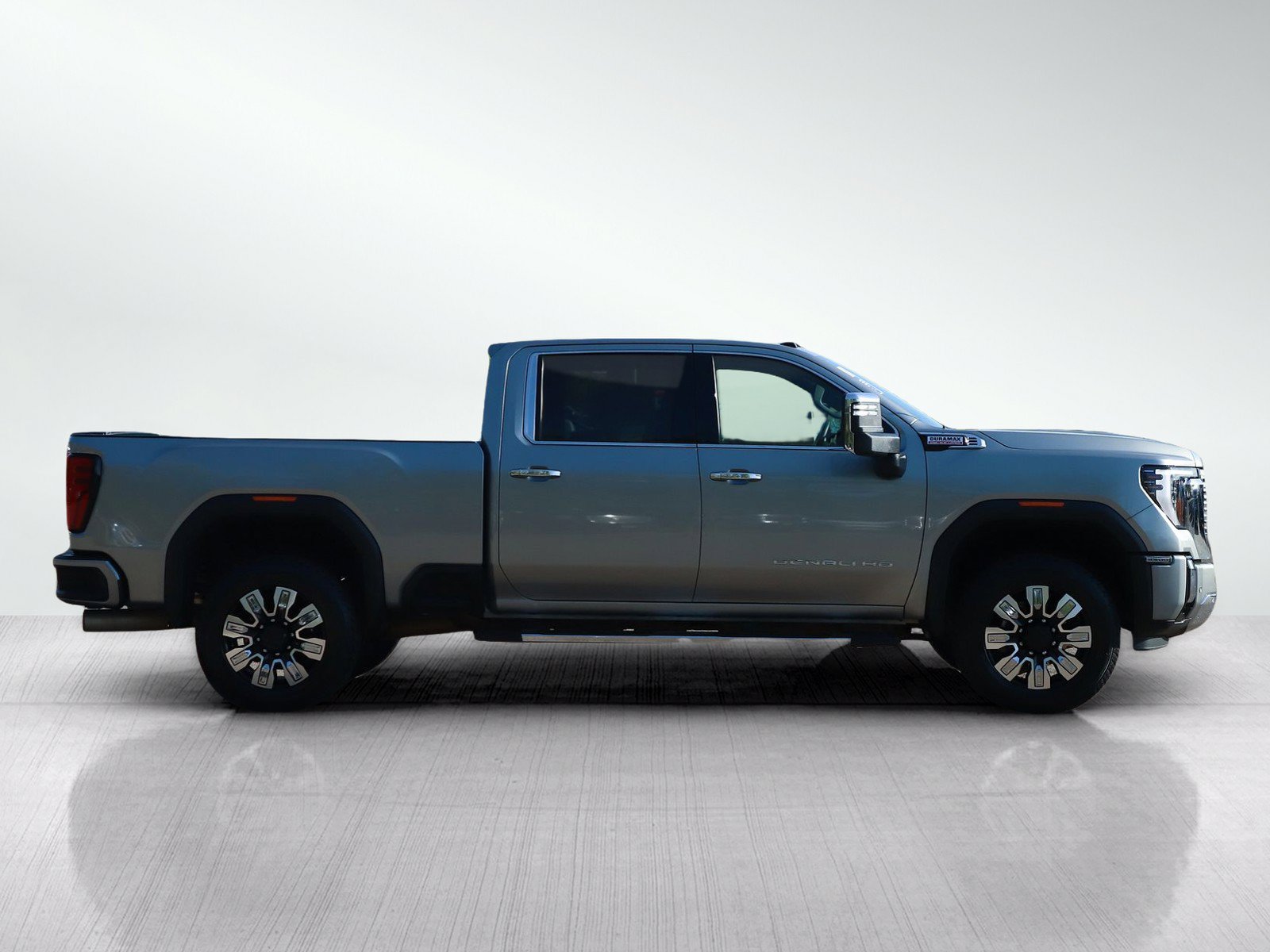 Used 2025 GMC Sierra 3500 Denali w/ Denali Reserve Package AWD/4WD image 5