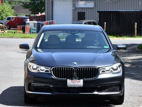 Used 2017 BMW 750i xDrive image 2