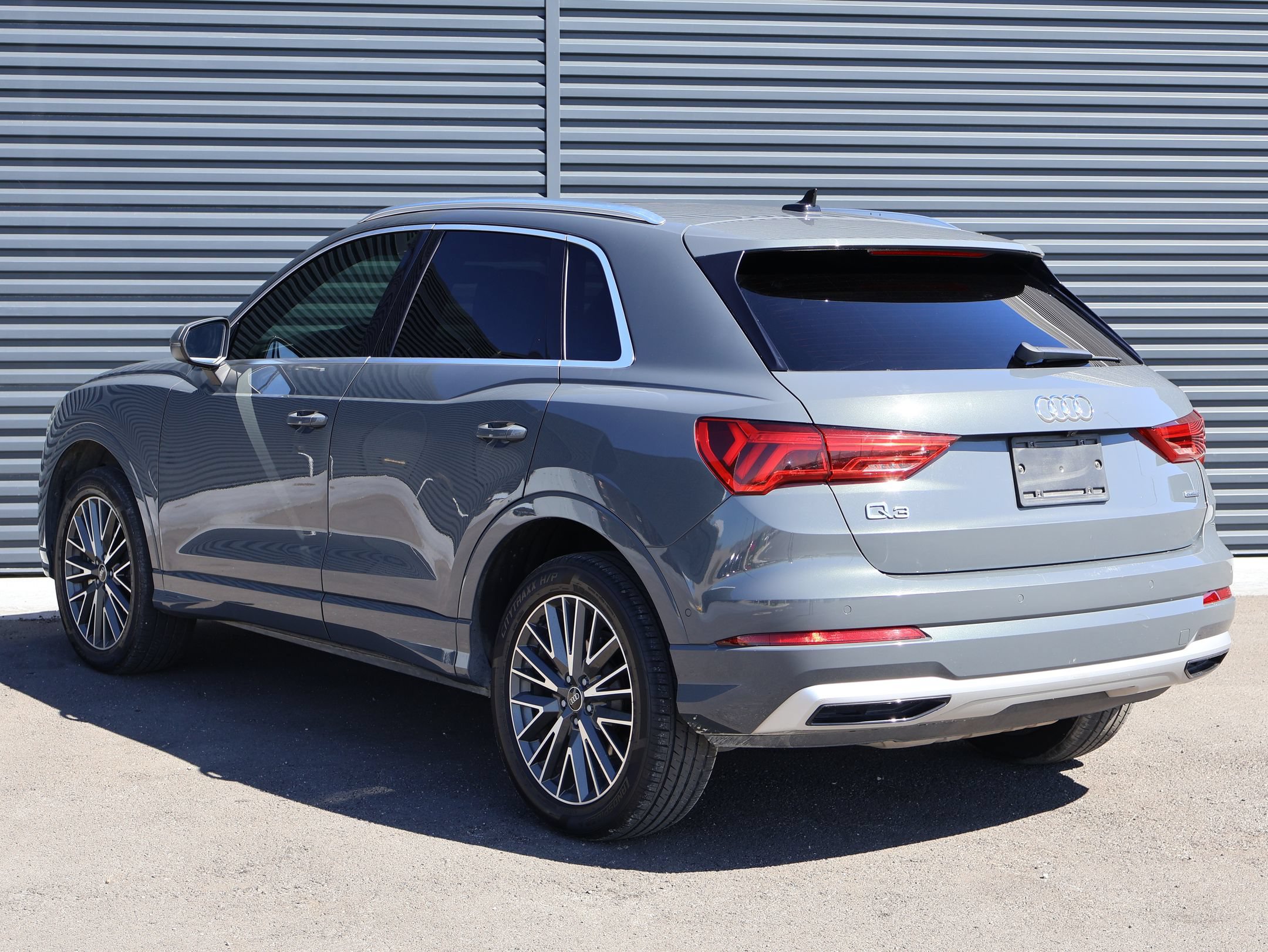 Used 2021 Audi Q3 2.0T Premium Plus w/ Premium Plus Package AWD/4WD image 3