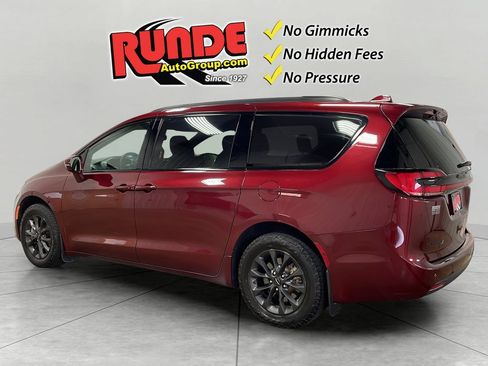Used 2022 Chrysler Pacifica Touring-L w/ S Appearance Package AWD/4WD image 4