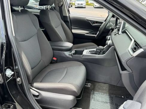 Used 2025 Toyota RAV4 XLE FWD image 19
