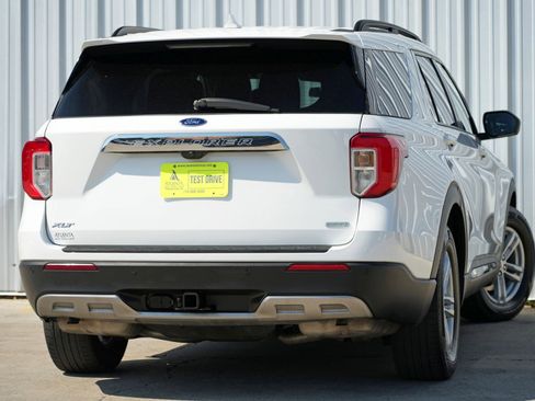 Used 2020 Ford Explorer XLT w/ Equipment Group 202A image 4
