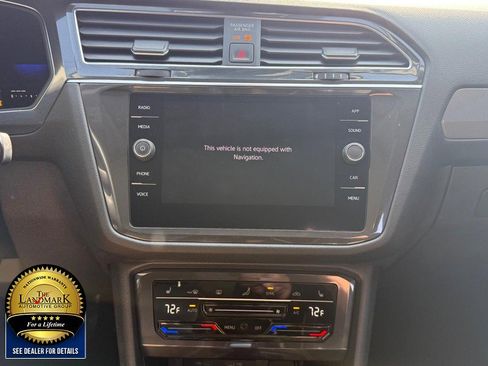 Used 2022 Volkswagen Tiguan SE w/ Panoramic Sunroof Package image 17