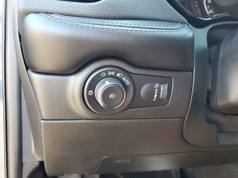 Used 2021 Dodge Durango SXT image 28