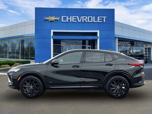 Certified 2025 Buick Envista Sport Touring w/ Experience Buick Package image 2