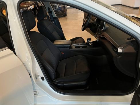 Used 2025 Nissan Altima 2.5 SV FWD image 31