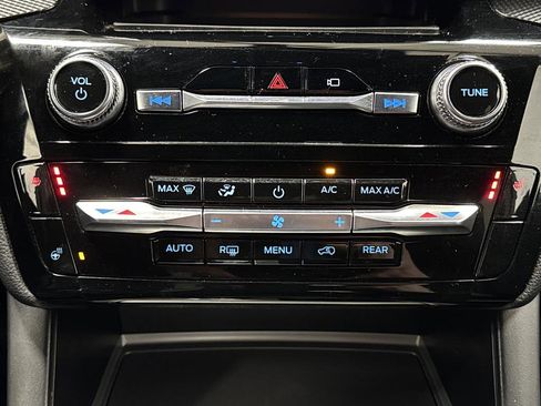 Used 2023 Ford Explorer ST-Line AWD/4WD image 8