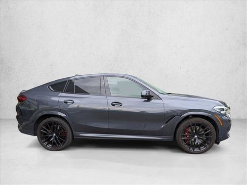 Used 2022 BMW X6 M50i AWD/4WD image 4