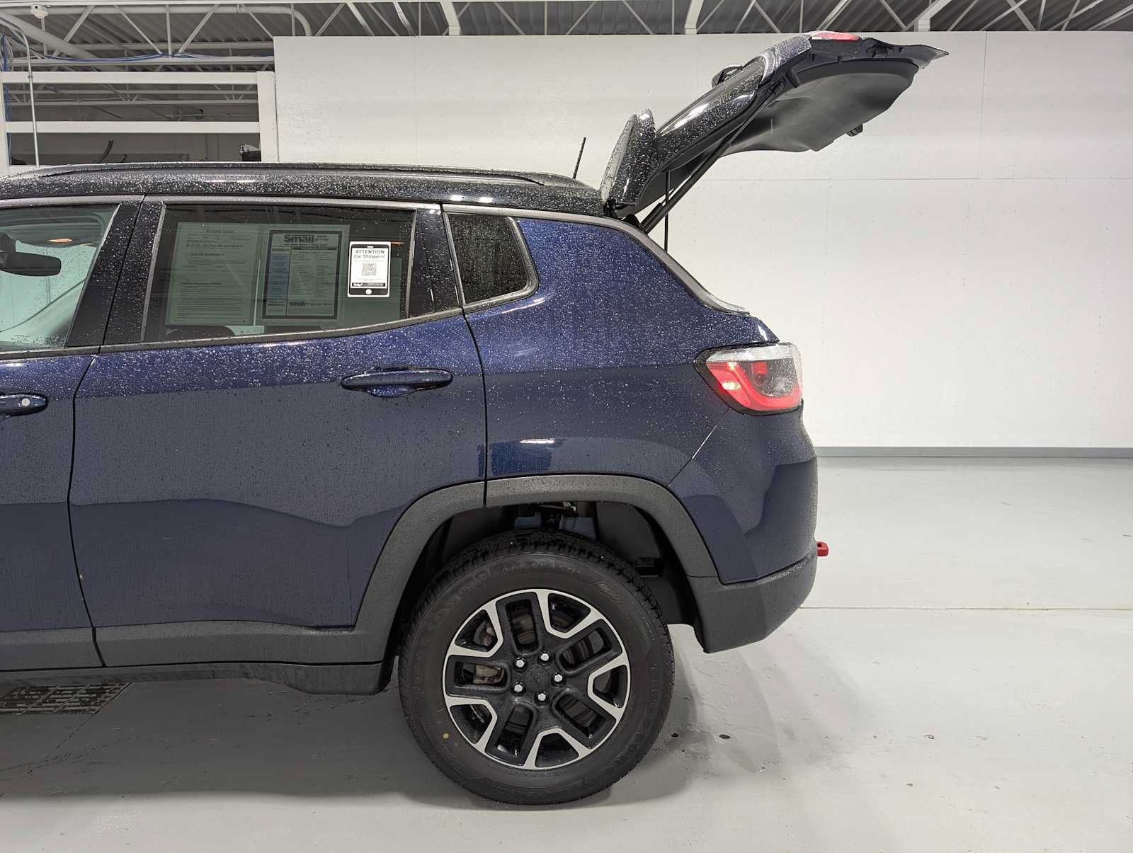 Used 2019 Jeep Compass Trailhawk w/ Cold Weather Group AWD/4WD image 11