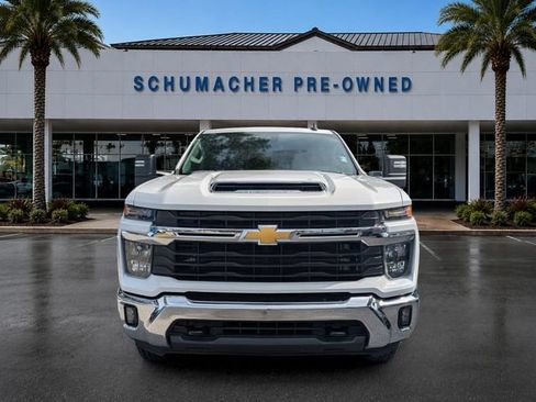 Used 2025 Chevrolet Silverado 2500 LT w/ Convenience Package AWD/4WD image 2