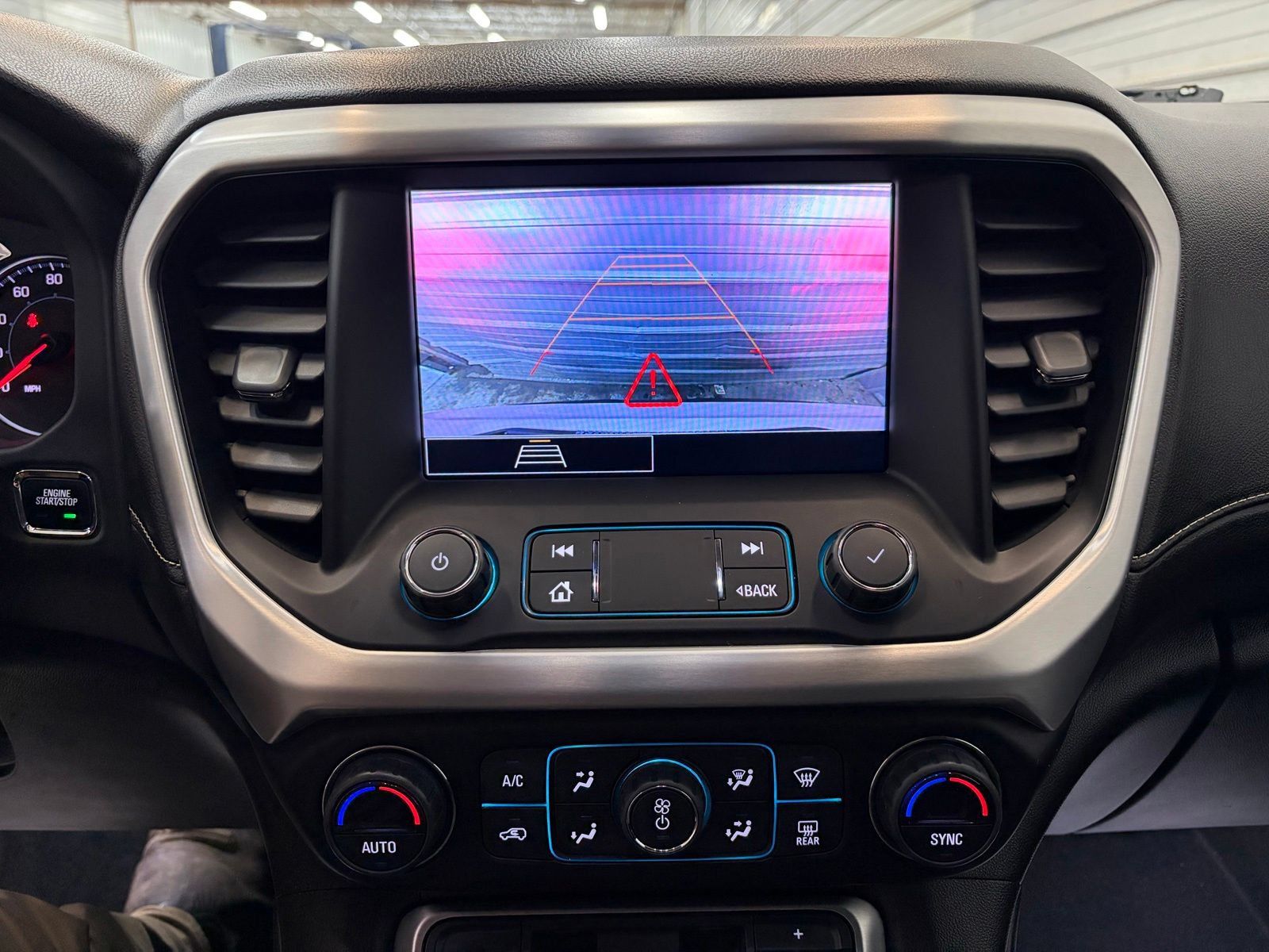 Used 2021 GMC Acadia SLE w/ Driver Convenience Package AWD/4WD image 21