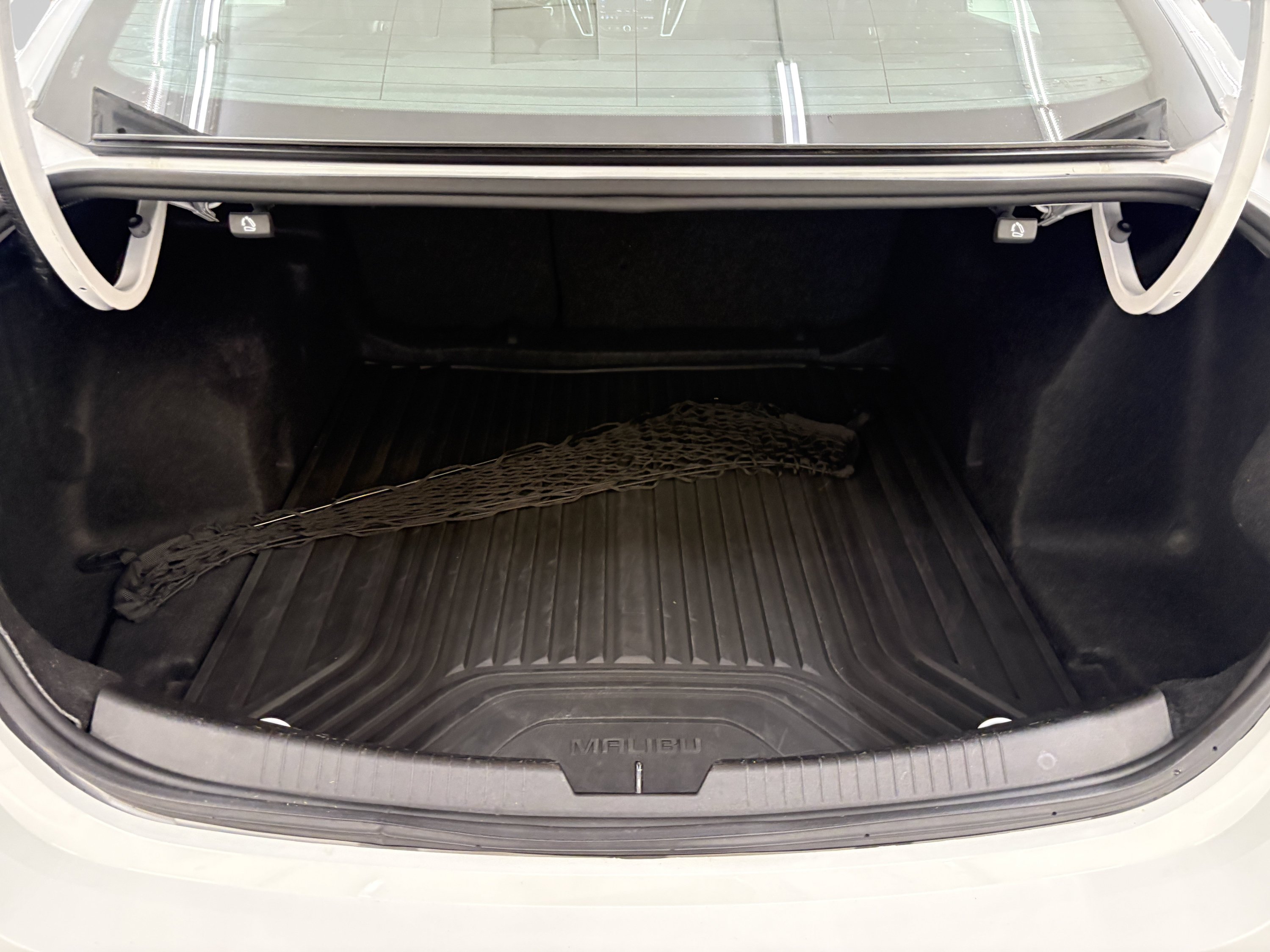 Used 2019 Chevrolet Malibu LT FWD image 9