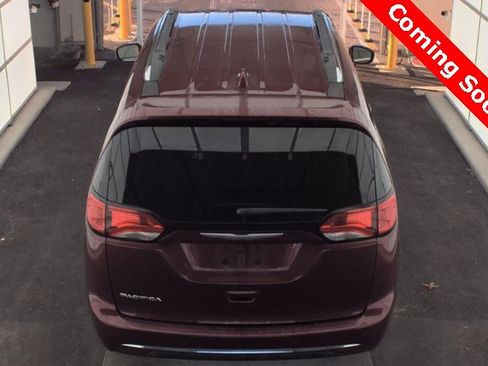 Used 2018 Chrysler Pacifica Touring-L Plus w/ Advanced Safetytec Group image 8