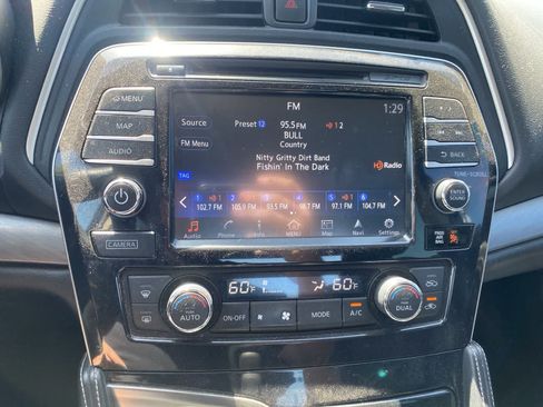 Used 2017 Nissan Maxima 3.5 SV FWD image 14