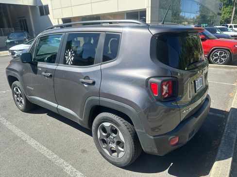 Used 2018 Jeep Renegade Sport w/ Power & Air Group AWD/4WD image 2