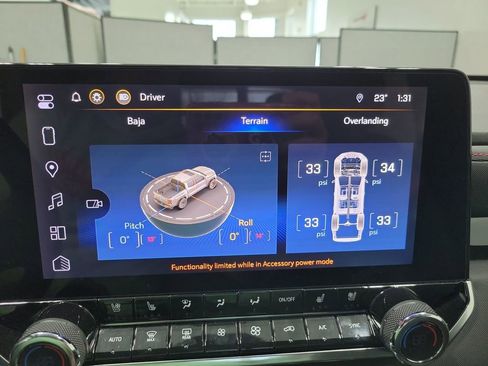 Used 2023 Chevrolet Colorado Z71 w/ Z71 Convenience Package 2 image 13