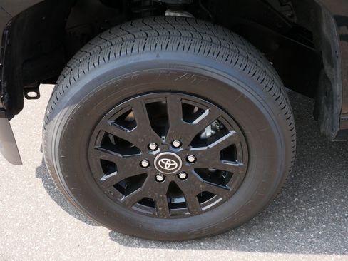 Used 2025 Toyota Tacoma SR5 AWD/4WD image 15