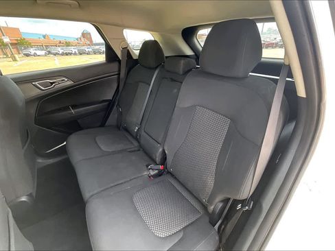 Used 2023 Kia Sportage LX image 29