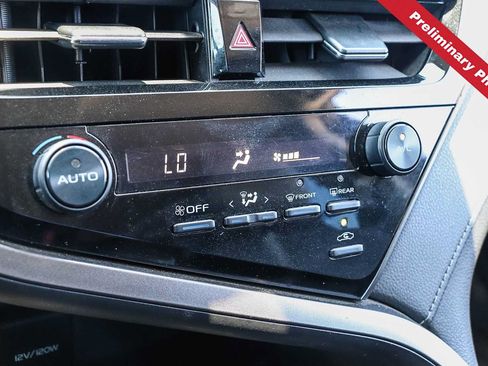 Used 2021 Toyota Camry SE FWD image 18