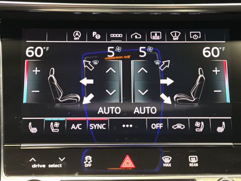 Used 2024 Audi S8 w/ S8 Comfort Plus Package AWD/4WD image 19