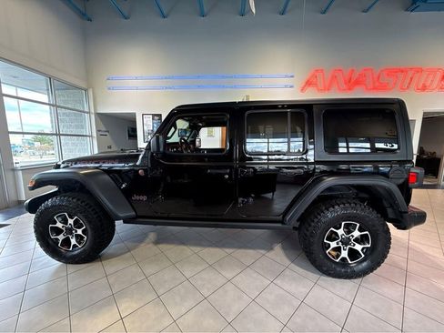 Used 2023 Jeep Wrangler Unlimited Rubicon w/ Cold Weather Group AWD/4WD image 8
