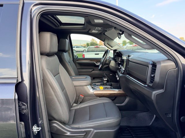Certified 2022 GMC Sierra 1500 Elevation w/ Elevation Premium Package AWD/4WD image 11