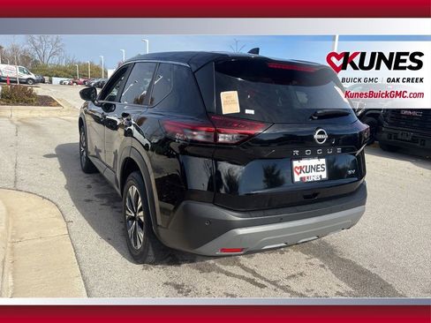 Used 2023 Nissan Rogue SV image 6