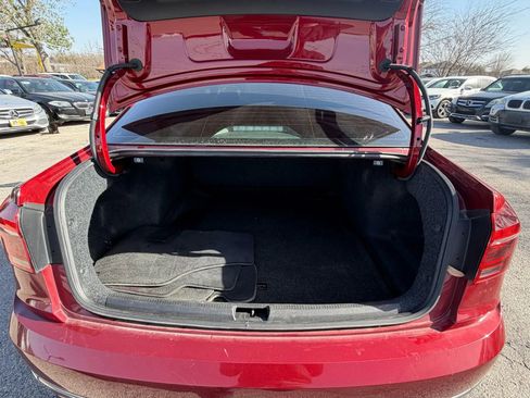 Used 2018 Volkswagen Passat 2.0T SE image 17