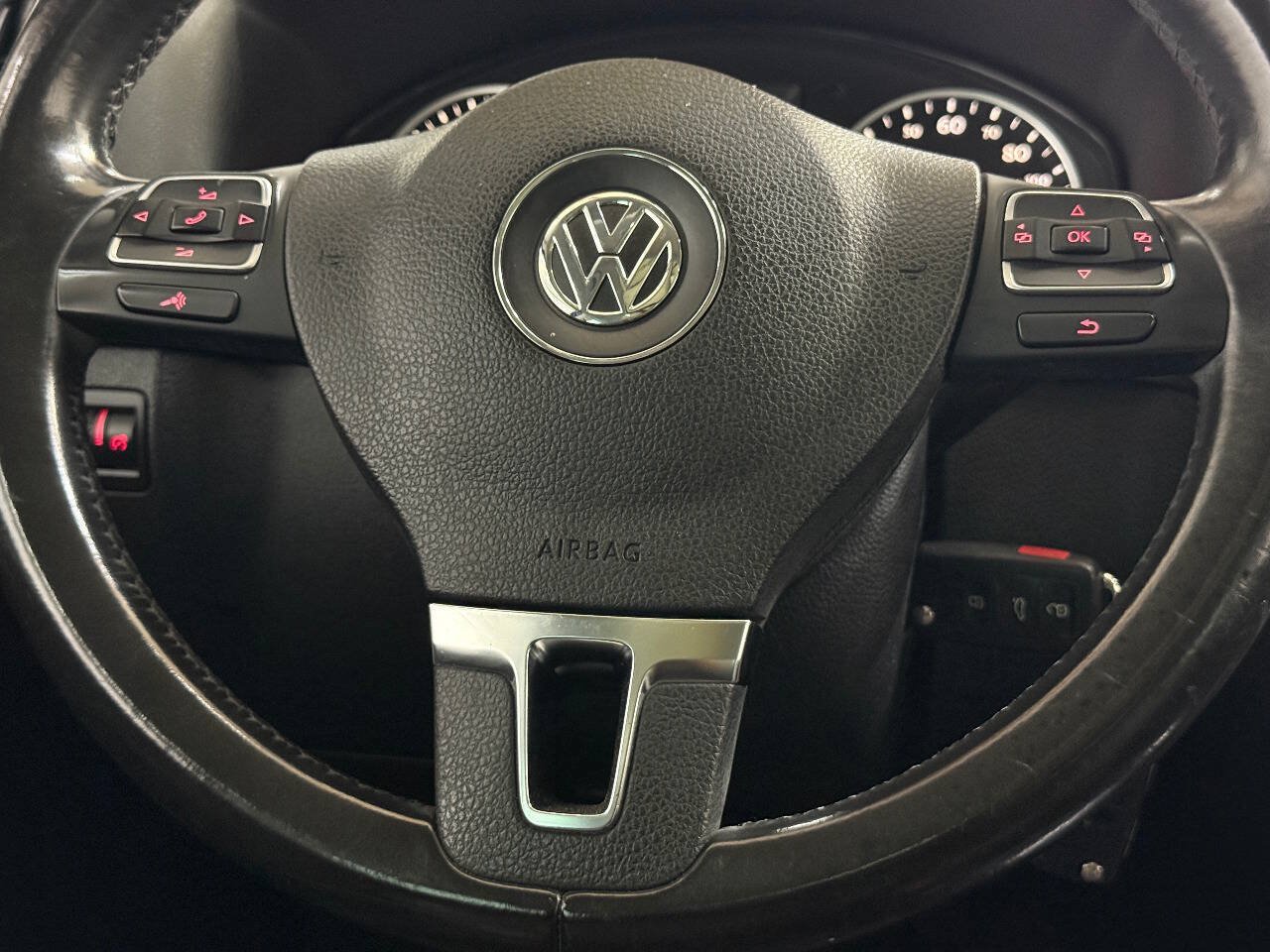 Used 2013 Volkswagen Tiguan SE FWD image 57
