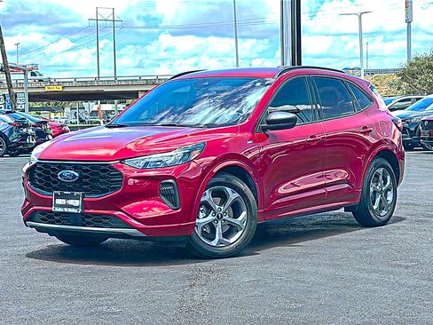 Used 2023 Ford Escape ST-Line w/ Tech Pack #1 FWD image 2