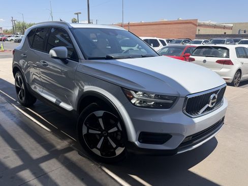 Used 2020 Volvo XC40 T5 Momentum w/ Protection Package Premier AWD/4WD image 6