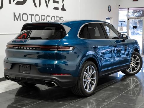 Used 2024 Porsche Cayenne AWD/4WD image 10