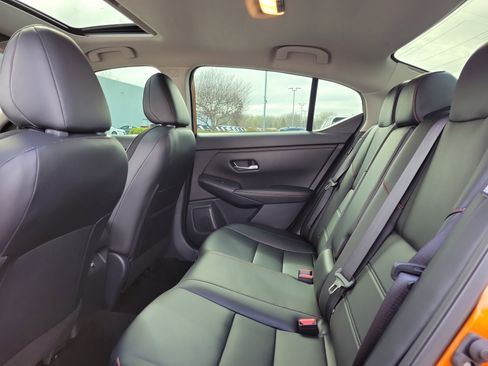 Used 2024 Nissan Sentra SR w/ SR Premium Package image 11