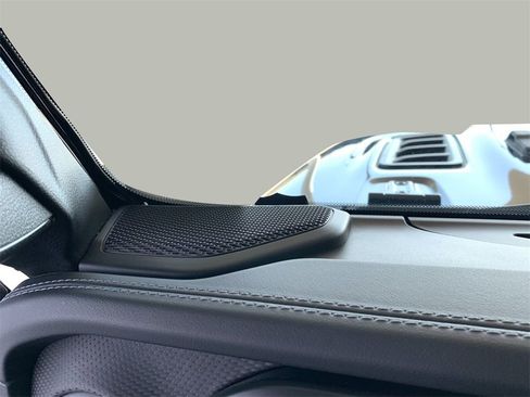 Used 2024 Jeep Wrangler Unlimited Rubicon image 39