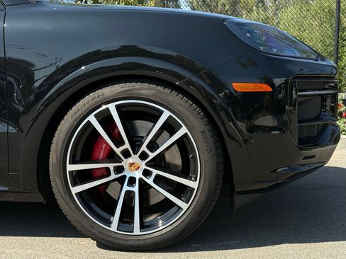 Certified 2025 Porsche Cayenne GTS image 12