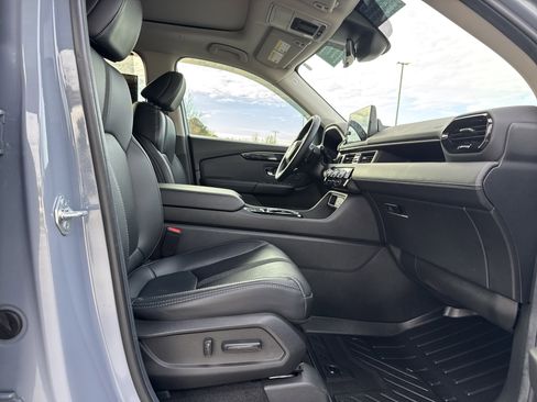 Used 2025 Honda Pilot Touring image 32