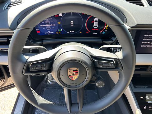 Used 2025 Porsche Macan Electric RWD image 21