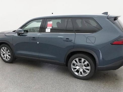New 2026 Toyota Grand Highlander FWD image 18