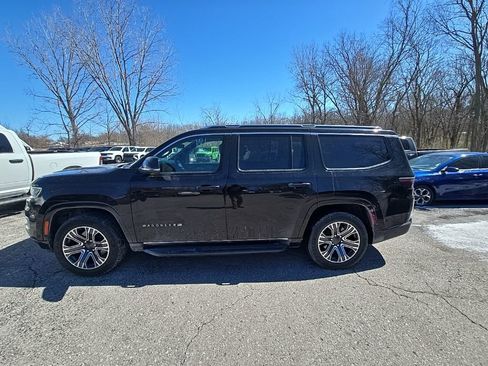 Used 2024 Jeep Wagoneer Series II image 3