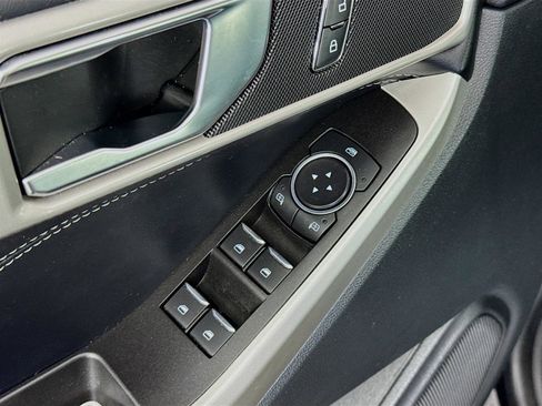 Used 2022 Ford Explorer XLT w/ Equipment Group 202A image 18