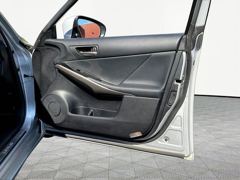 Used 2017 Lexus IS 300 AWD w/ Premium Package image 28