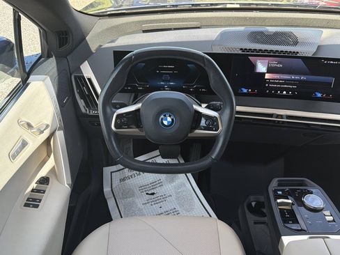 Used 2024 BMW iX xDrive50 w/ Premium Package AWD/4WD image 15