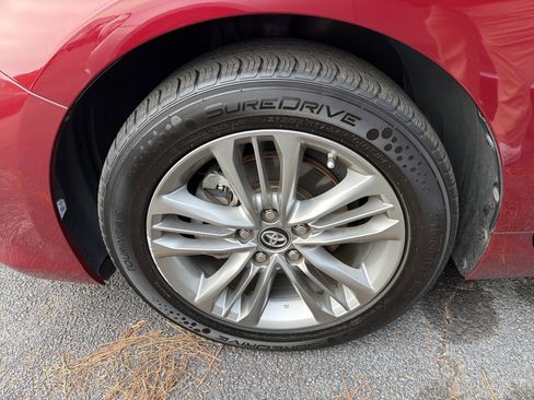 Used 2017 Toyota Camry SE image 23