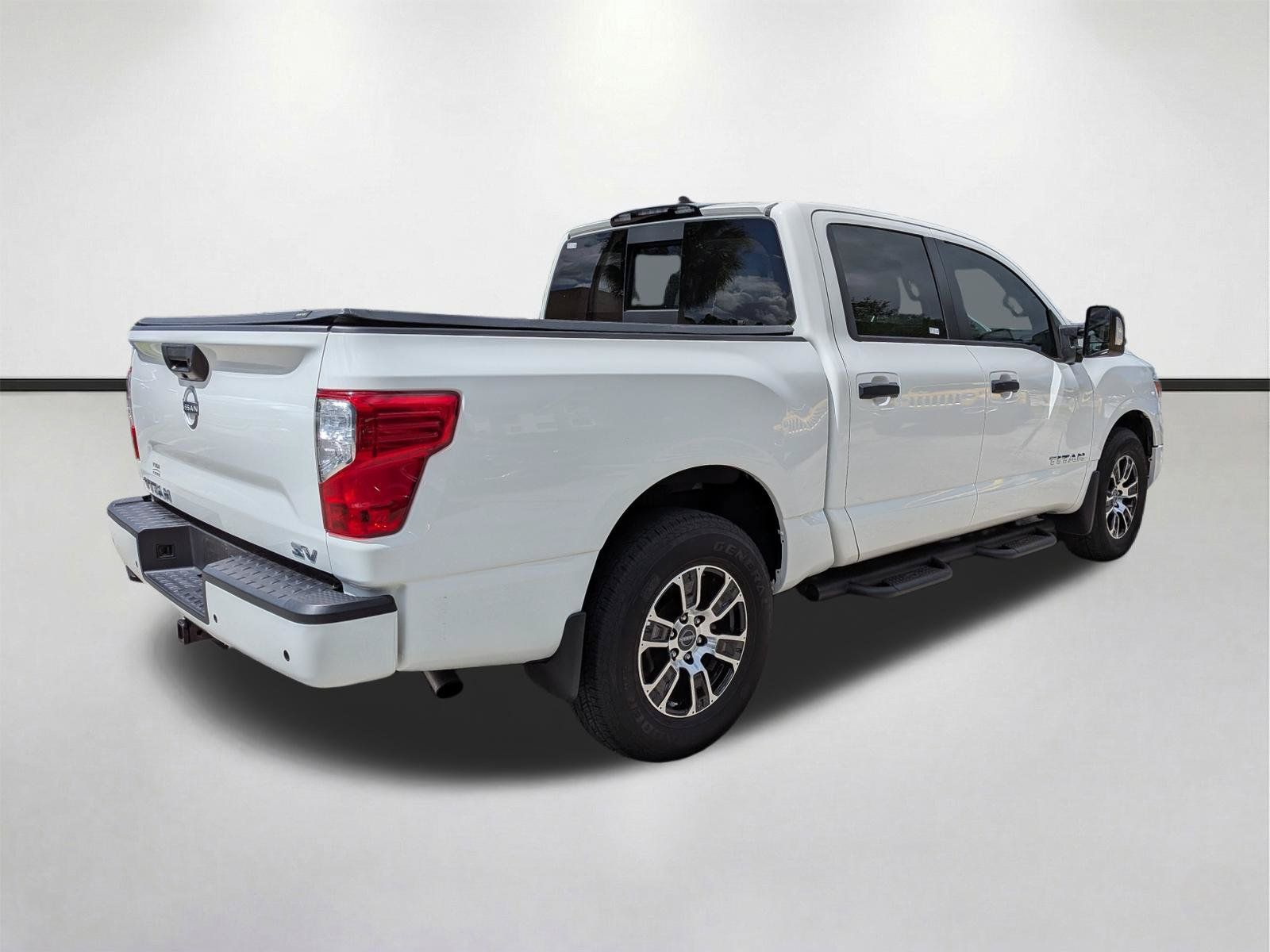Used 2024 Nissan Titan SV w/ SV Convenience Package RWD image 4