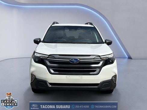 Used 2025 Subaru Forester Premium AWD/4WD image 8