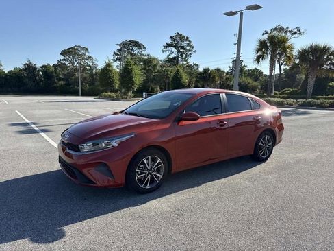 Used 2023 Kia Forte LXS FWD image 7