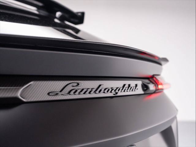 Used 2024 Lamborghini Urus Performante AWD/4WD image 42
